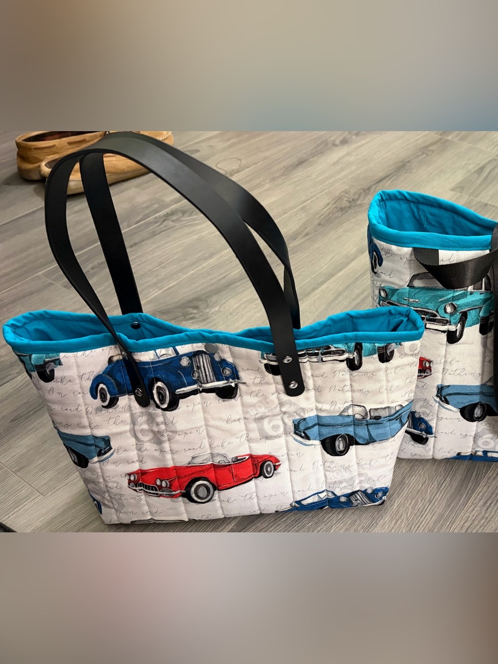 Quilted Vintage Car Print Tote Shoulder Bag in Turquoise